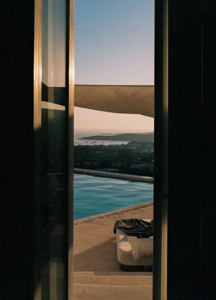 Sea view framed by an open doorway